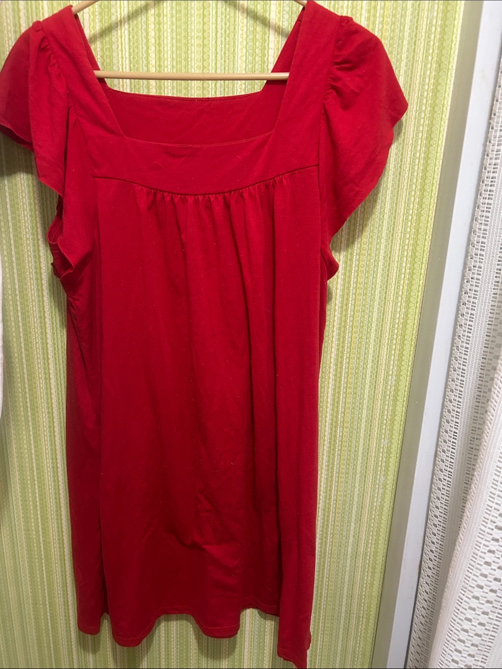 Classic Red Women's Square-Neck nightgown